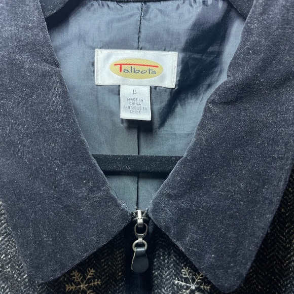 Talbots Women’s Grey Snowflake Wool and silk Blend novelty vest in Size L - Picture 2 of 6